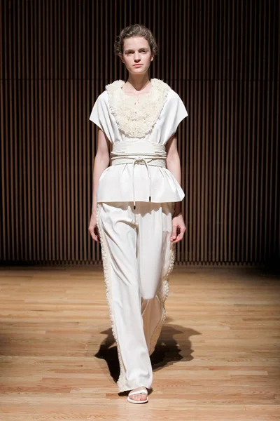 Look 15